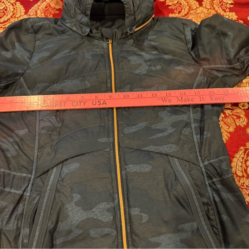 lululemon athletica Navy Camouflage Puffer Jacket - Picture 6 of 6